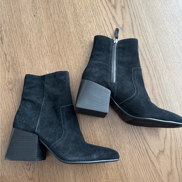 Blondo Salome waterproof Suede Ankle Boots - Picture 2 of 6